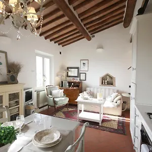 https://zaffiro-bianco.it-tuscanyhotel.com